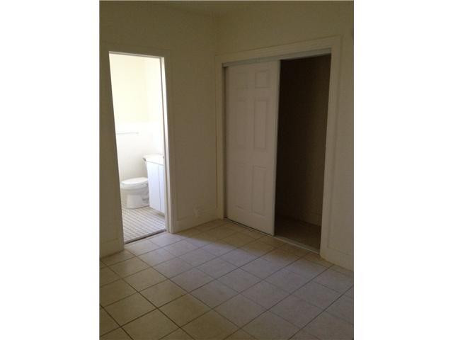 519 North Birch Road, Unit 12 Fort Lauderdale, FL 33304 - Photo 7 of 9 a view of a bathroom