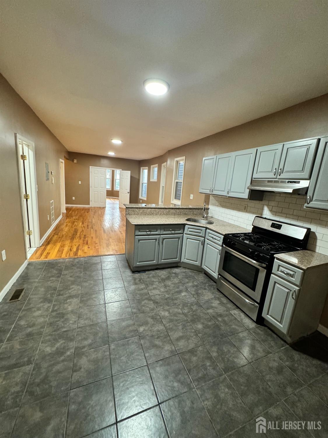 27 Alexander Street Newark, NJ 07106 - Photo 12 of 12