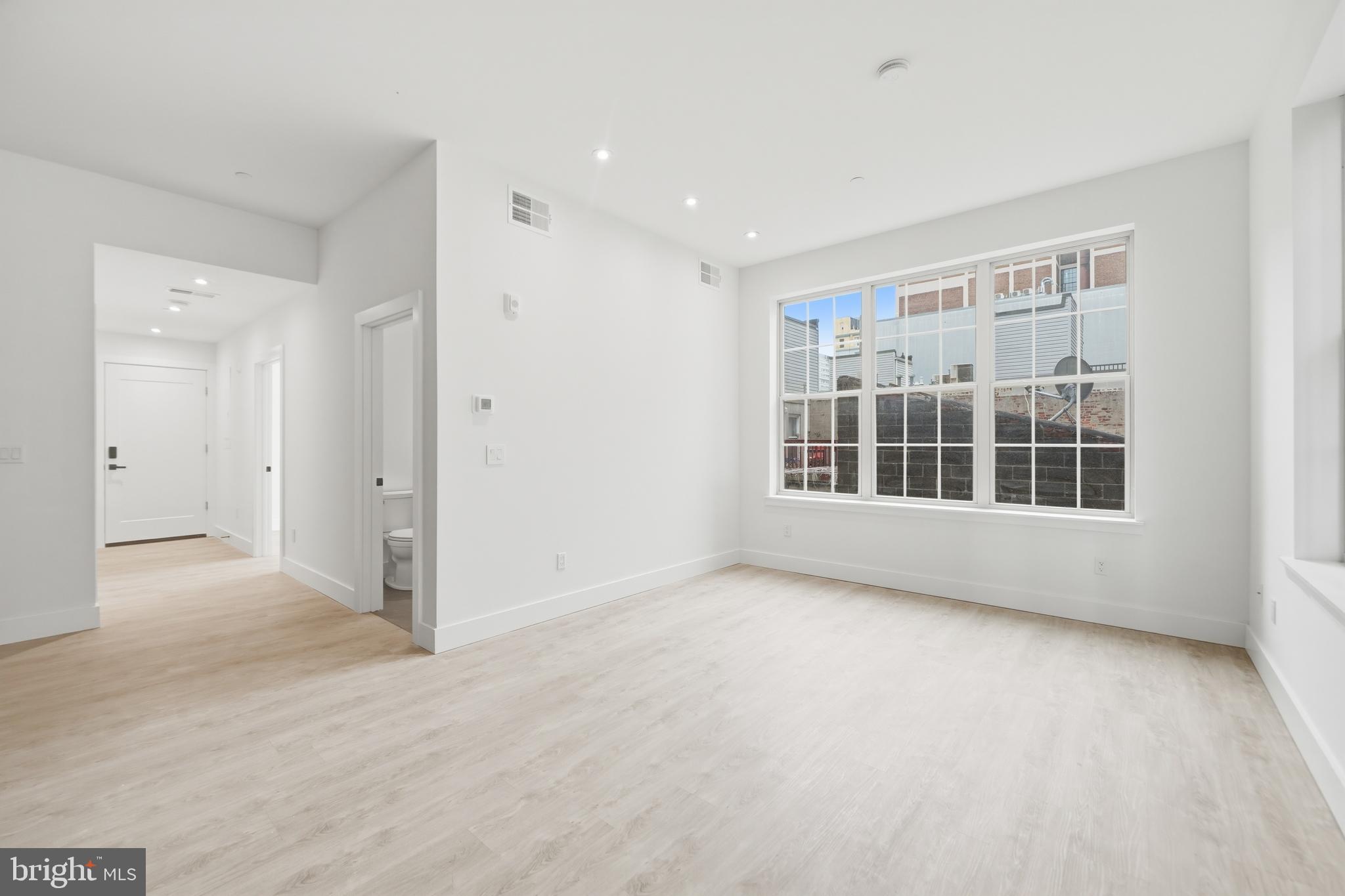 326 North 12th Street, Unit 403 Philadelphia, PA 19107 - Photo 14 of 22