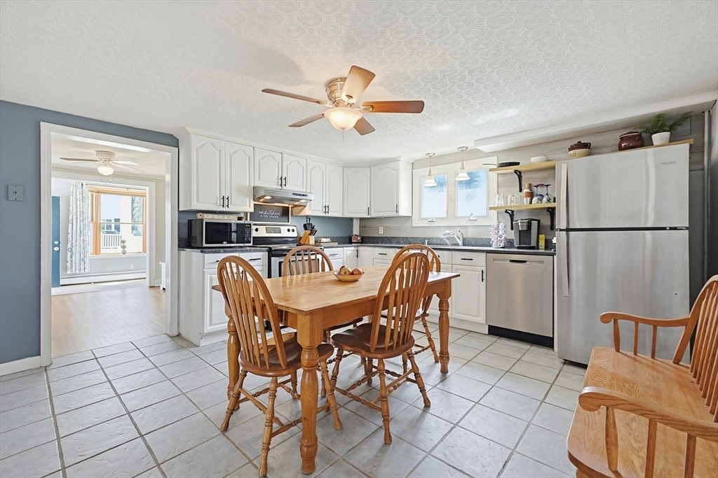 61 Ruth Avenue Dracut, MA 01826 - Photo 3 of 41