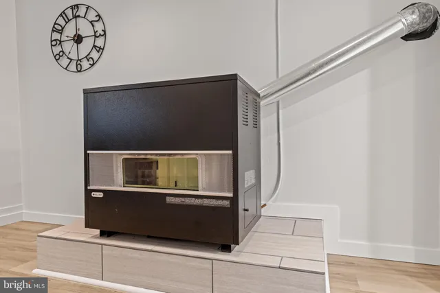 a view of a workspace with furniture