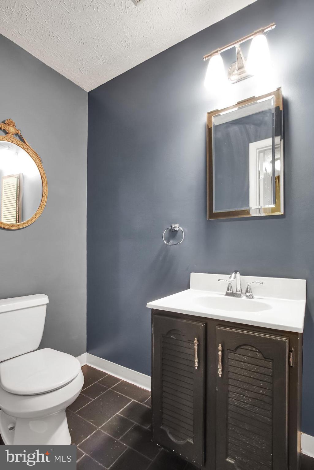 236 Regent Road Harrisburg, PA 17112 - Photo 13 of 27 Gallery Image 13