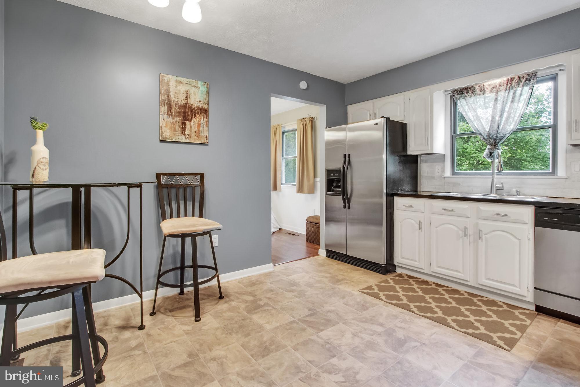 236 Regent Road Harrisburg, PA 17112 - Photo 4 of 27 Gallery Image 4