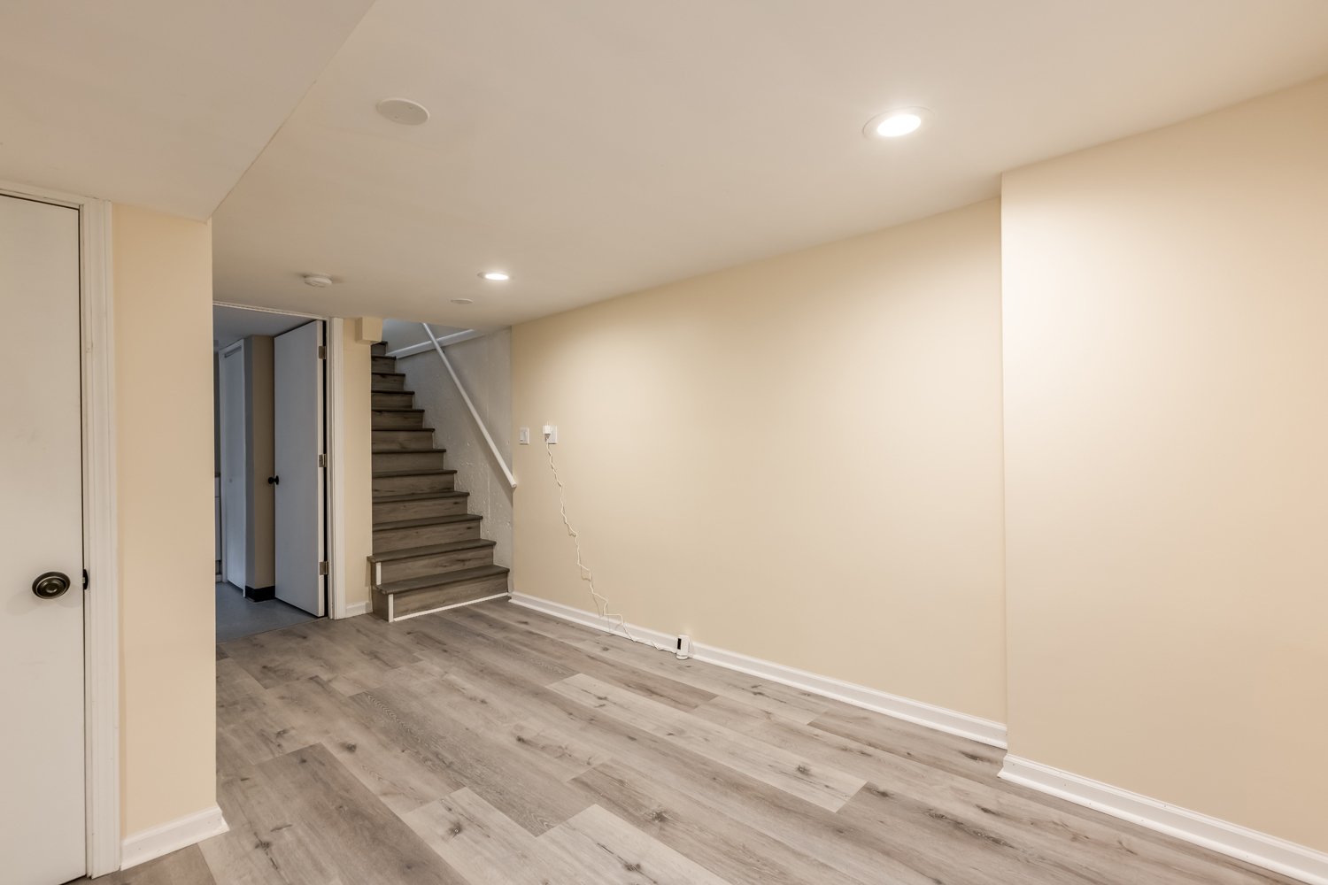 8447 Gross Point Road Skokie, IL 60077 - Photo 24 of 36 Gallery Image 24