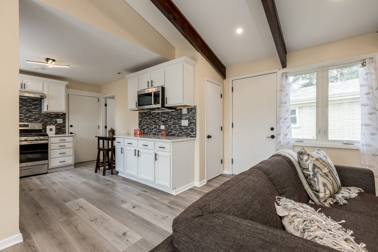 8447 Gross Point Road Skokie, IL 60077 - Photo 3 of 36 Gallery Image 3