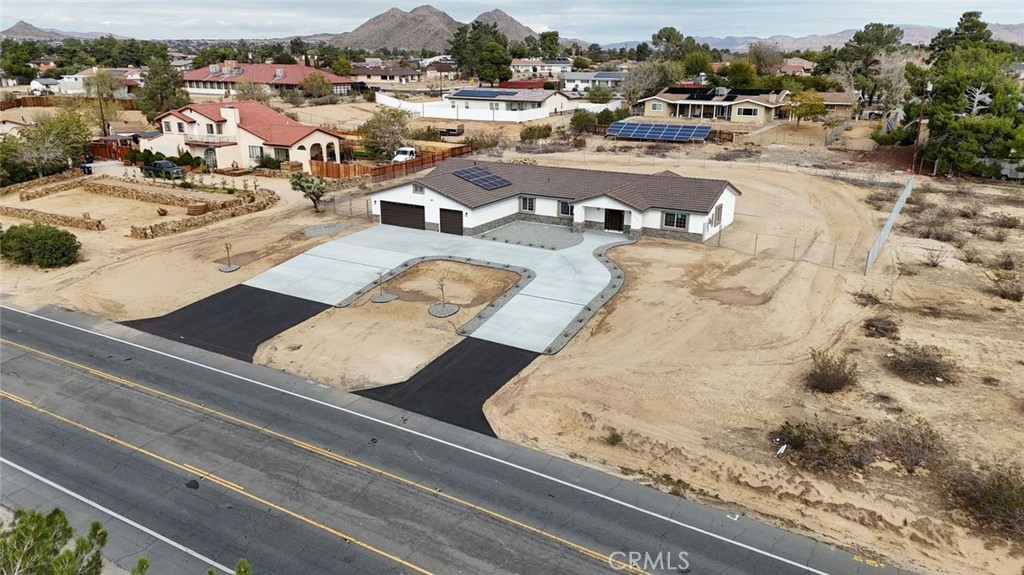 14685 Apple Valley Road Apple Valley, CA 92307 - Photo 10 of 29 view of a outdoor space with sitting area