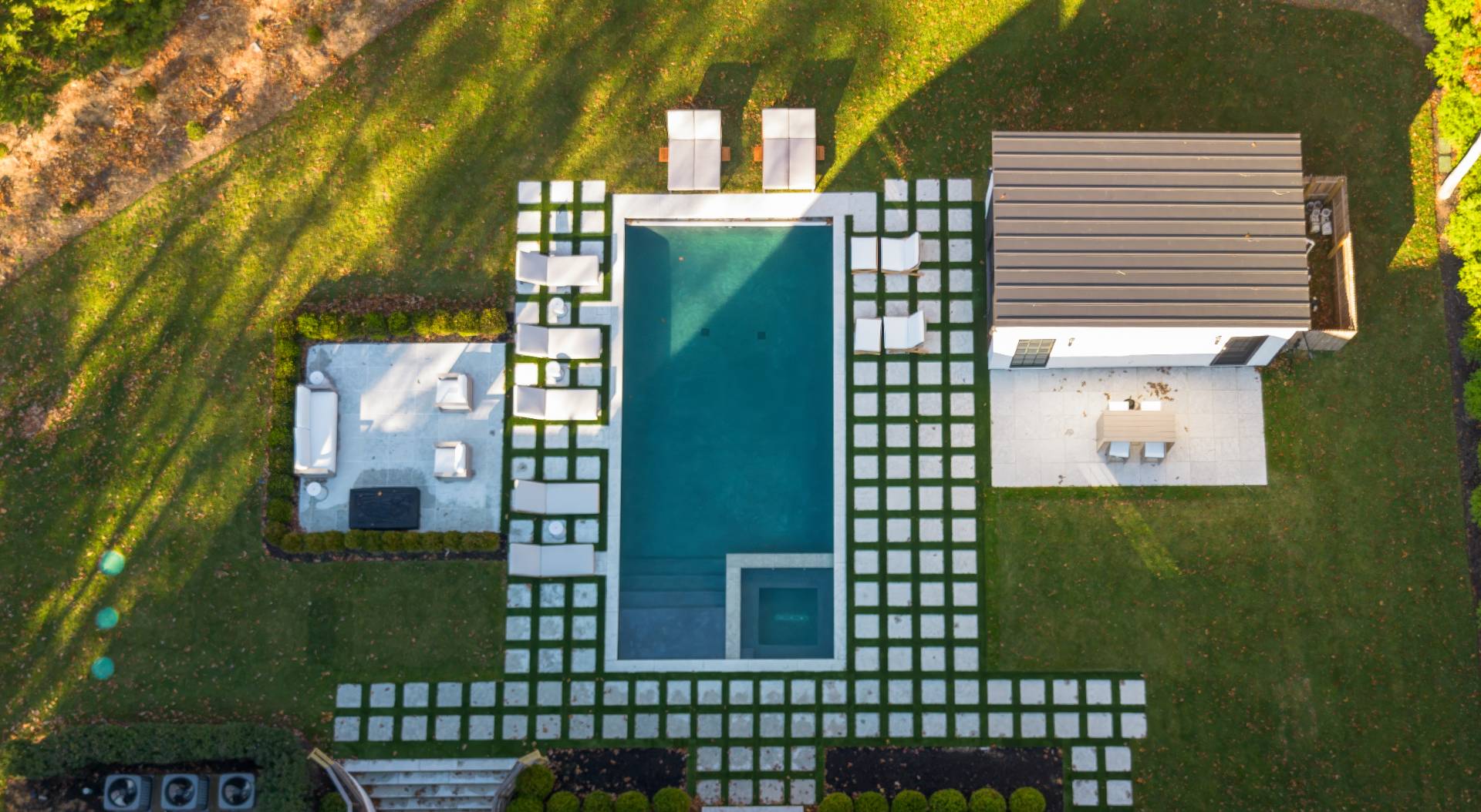 73 Wainscott Stone Road Wainscott, NY 11975 - Photo 4 of 27 a view of a building