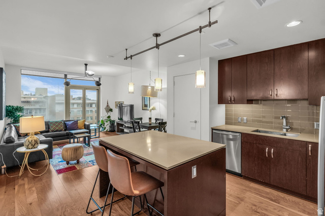 35 East 100 South, Unit 809 Salt Lake City, UT 84111 - Photo 5 of 30