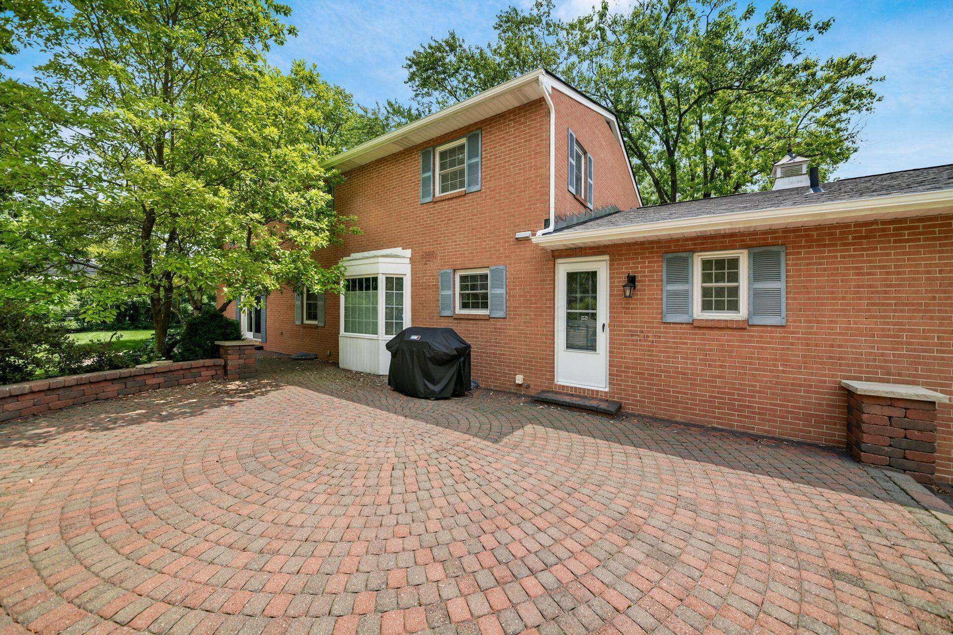 1960 Hythe Road Columbus, OH 43220 - Photo 35 of 46 038_9fb4345_L 1960 Hythe008-2