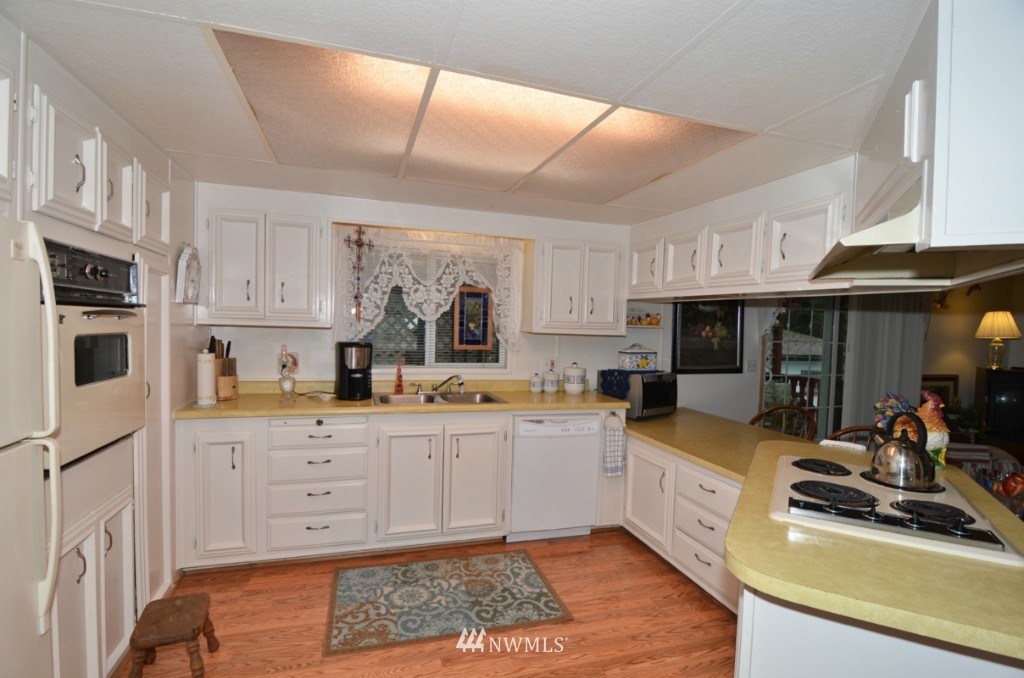 3329 207th Place Southeast Bothell, WA 98012 - Photo 8 of 14