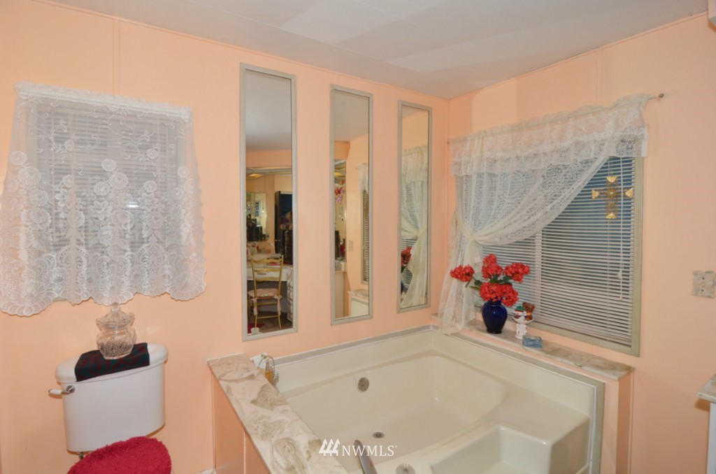 3329 207th Place Southeast Bothell, WA 98012 - Photo 10 of 14