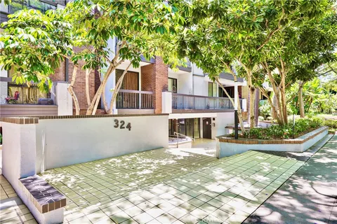 $1,299,000 | 324 North Palm Drive, Unit 407, Beverly Hills, CA 90210
