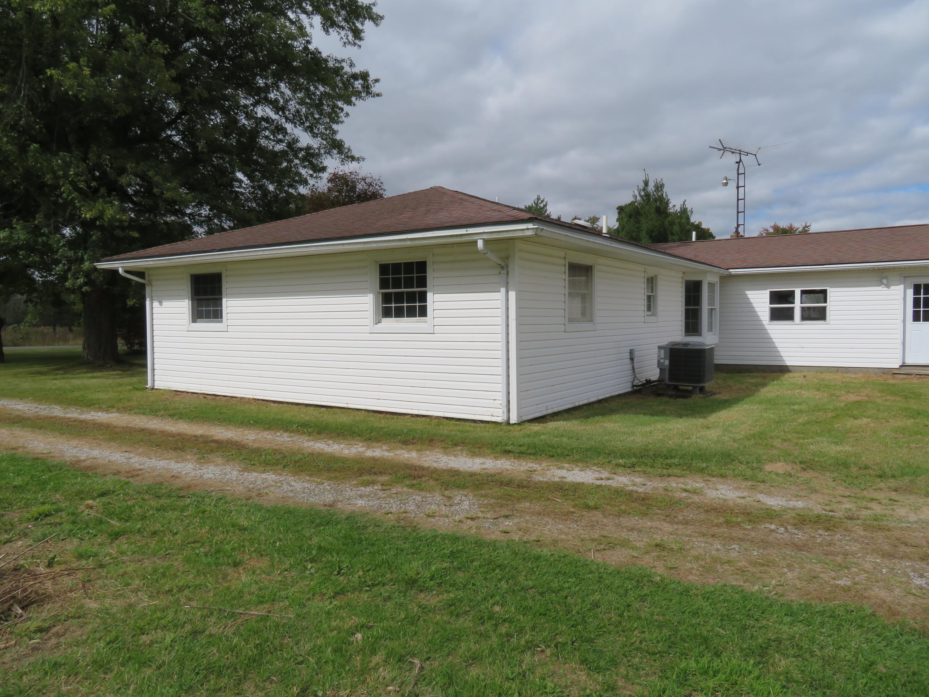 6145 Kiser Lake Road Conover, OH 45317 - Photo 4 of 27
