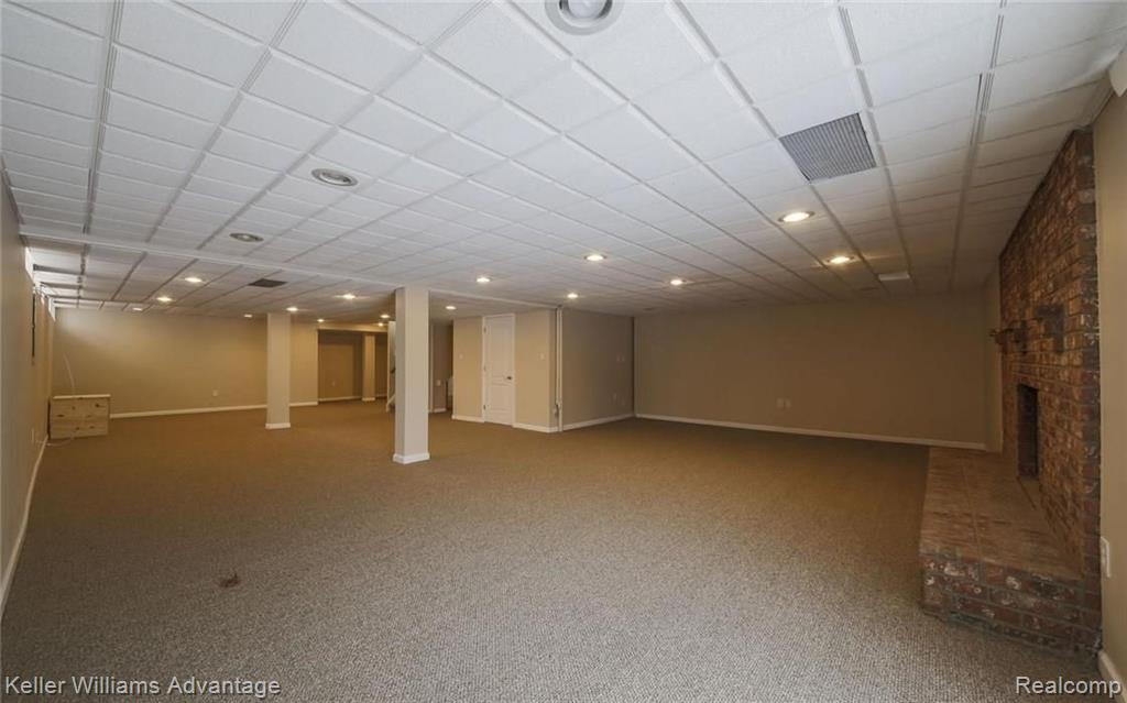 36932 Fox Run Farmington Hills, MI 48331 - Photo 33 of 37