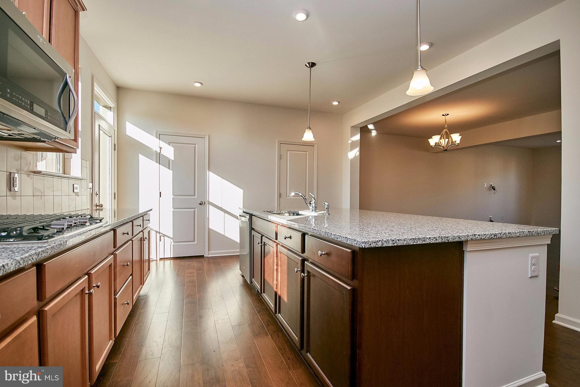 43428 Robey Square Ashburn, VA 20148 - Photo 12 of 30 Kitchen