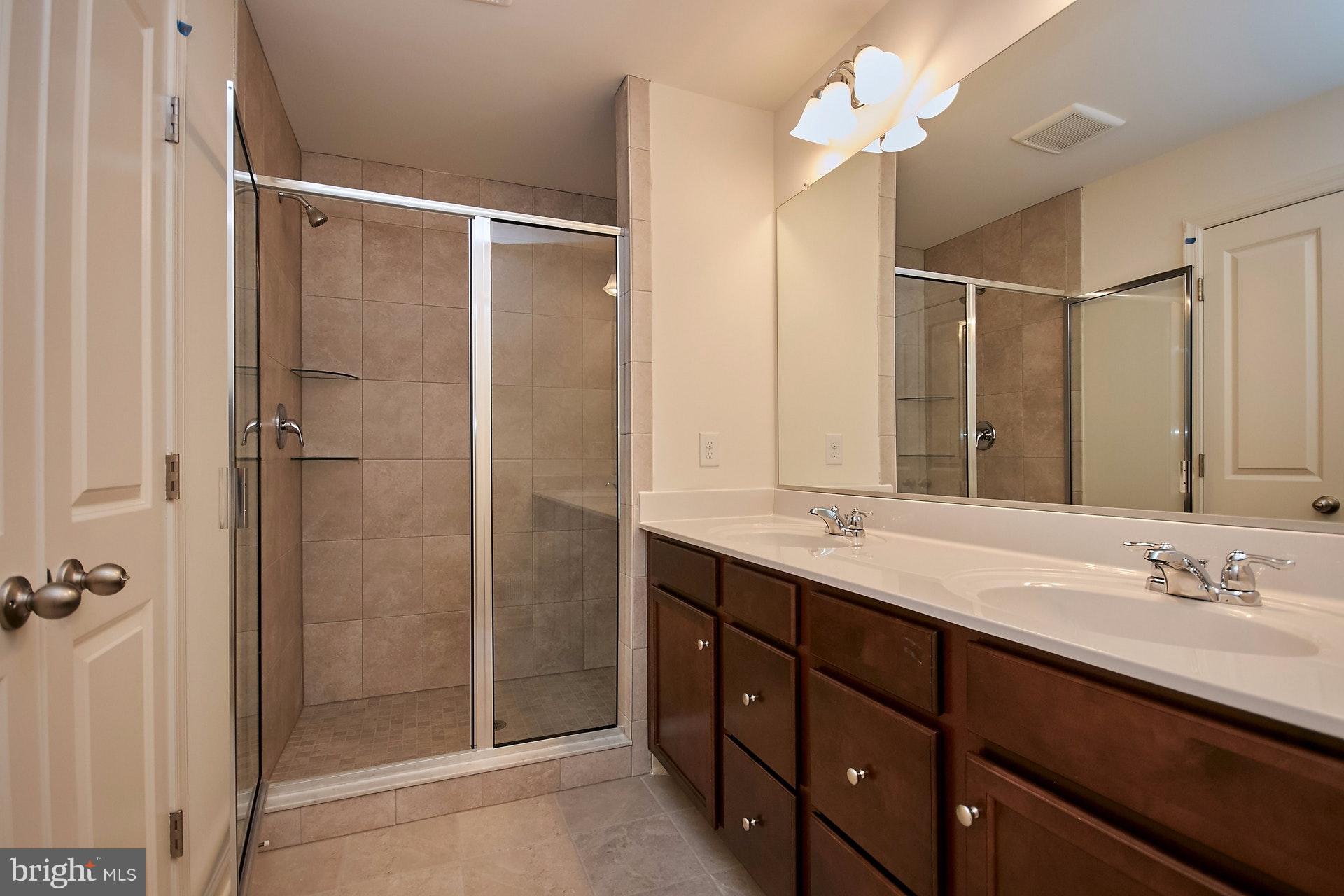 43428 Robey Square Ashburn, VA 20148 - Photo 16 of 30 Bath (Master)