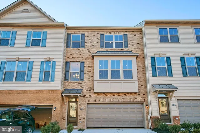 $3,700 | 43428 Robey Square, Ashburn, VA 20148