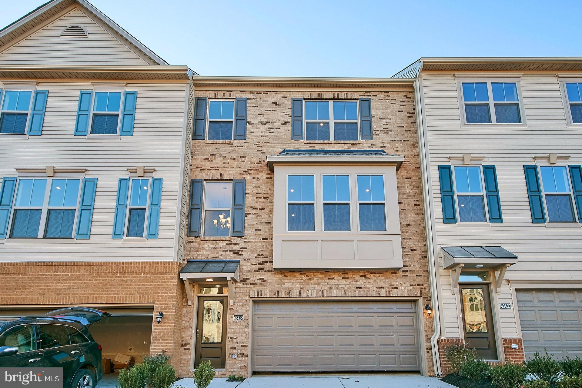 43428 Robey Square Ashburn, VA 20148 - Photo 2 of 30 Exterior (Front)