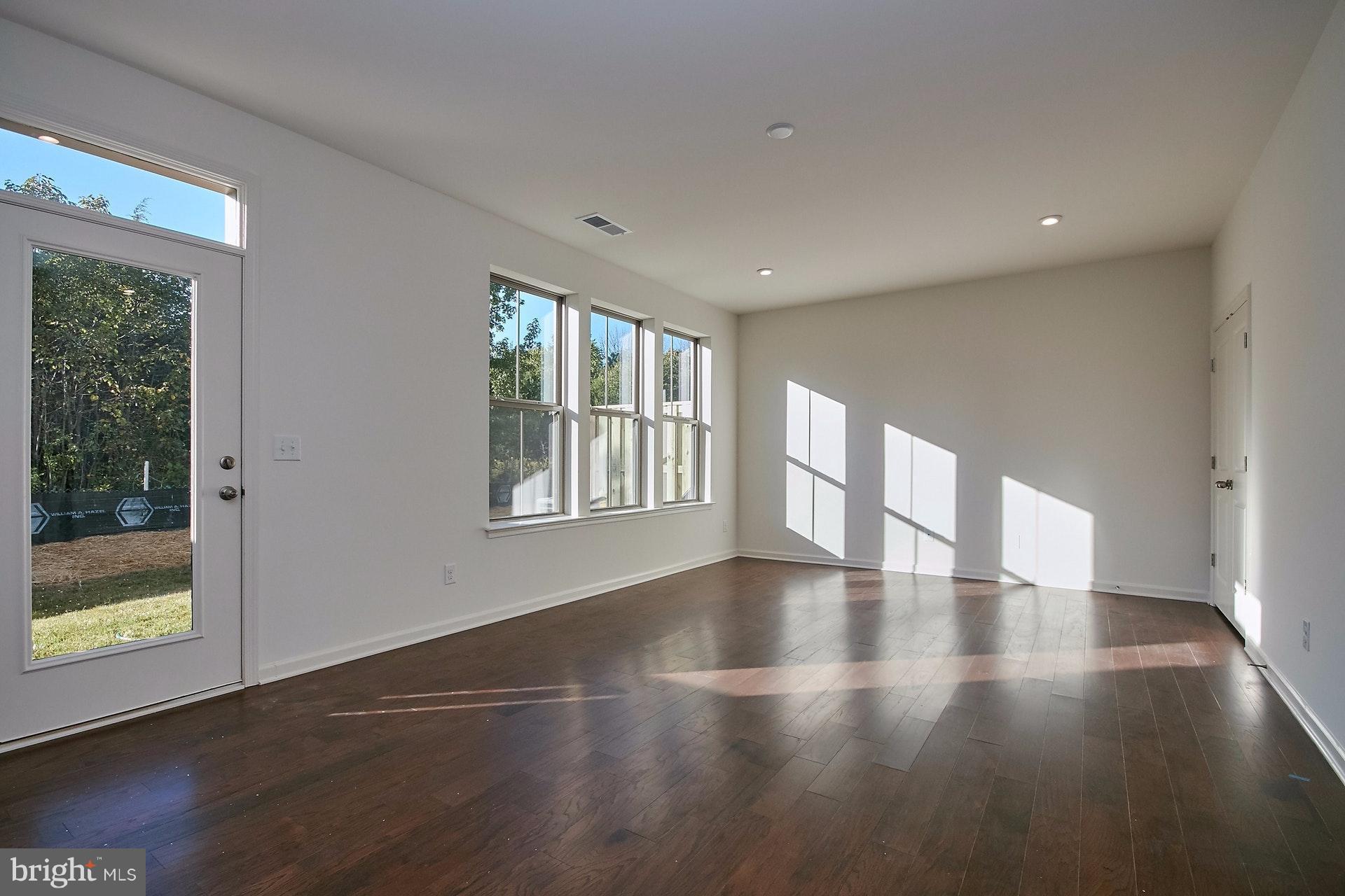 43428 Robey Square Ashburn, VA 20148 - Photo 22 of 30 Basement - Full size windows, overlooking trees!