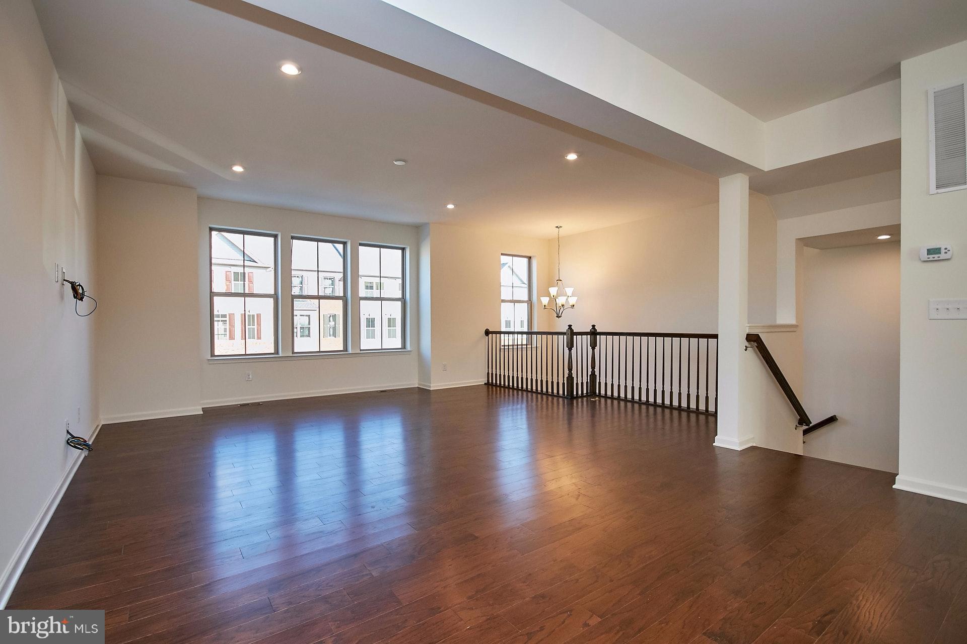 43428 Robey Square Ashburn, VA 20148 - Photo 4 of 30 Living Room