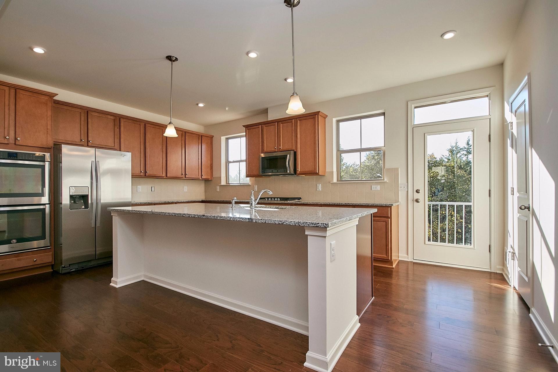 43428 Robey Square Ashburn, VA 20148 - Photo 9 of 30 Kitchen
