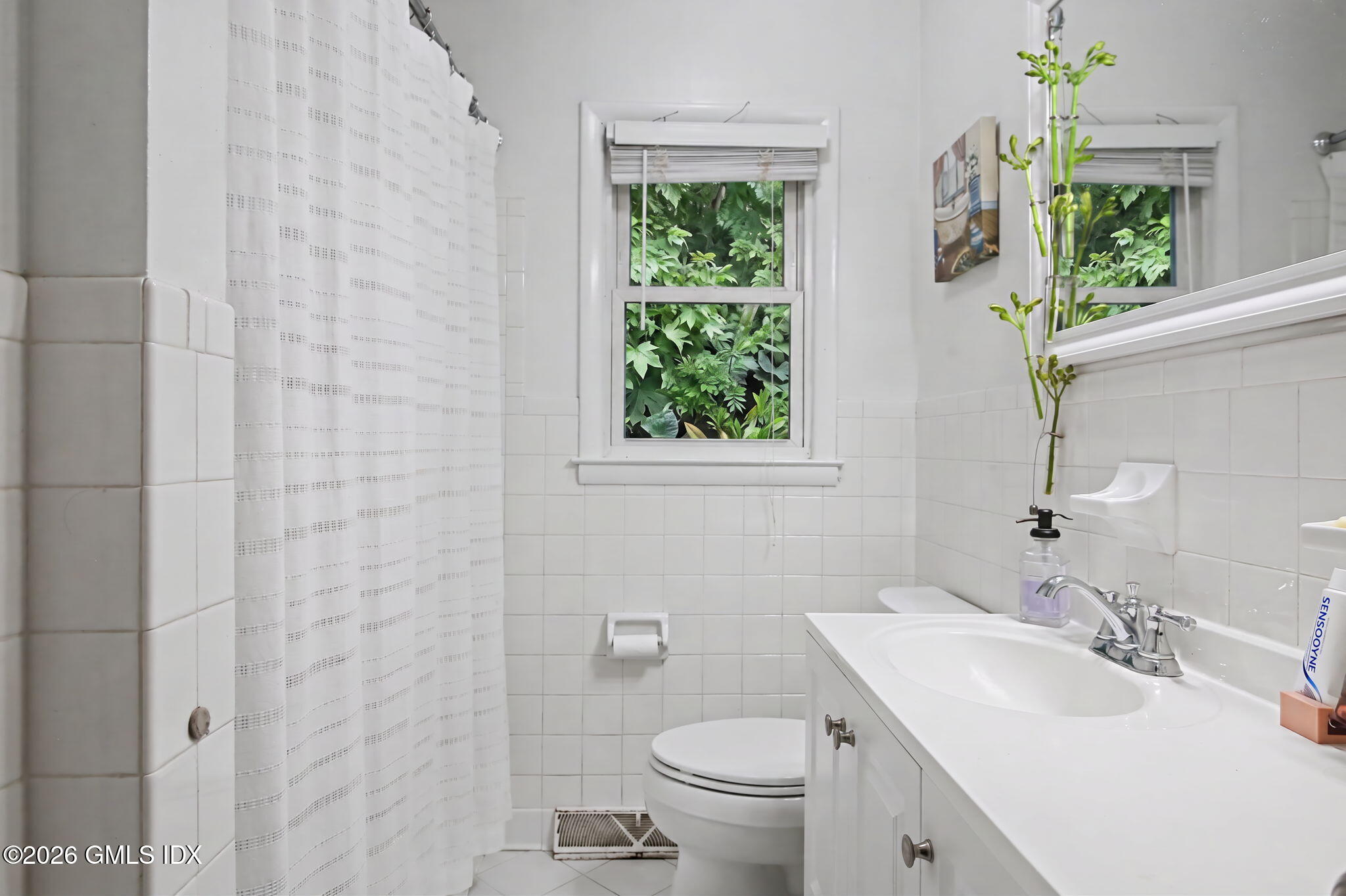 37 Pemberwick Road Greenwich, CT 06831 - Photo 9 of 13 10-web-or-mls-37-pemberwick-rd