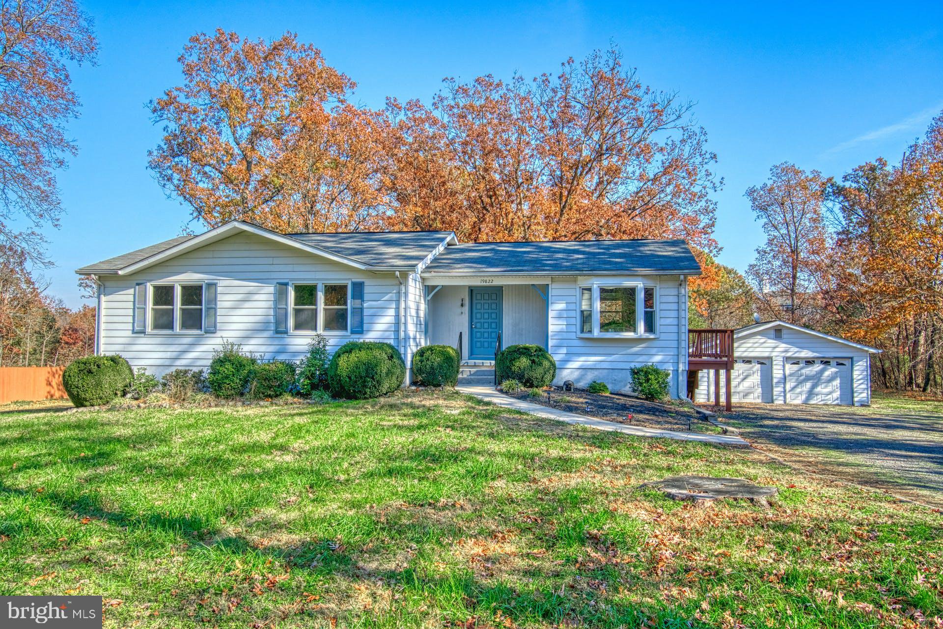 19822 Smith Circle Ashburn, VA 20147 - Photo 5 of 52 Beautiful Rambler