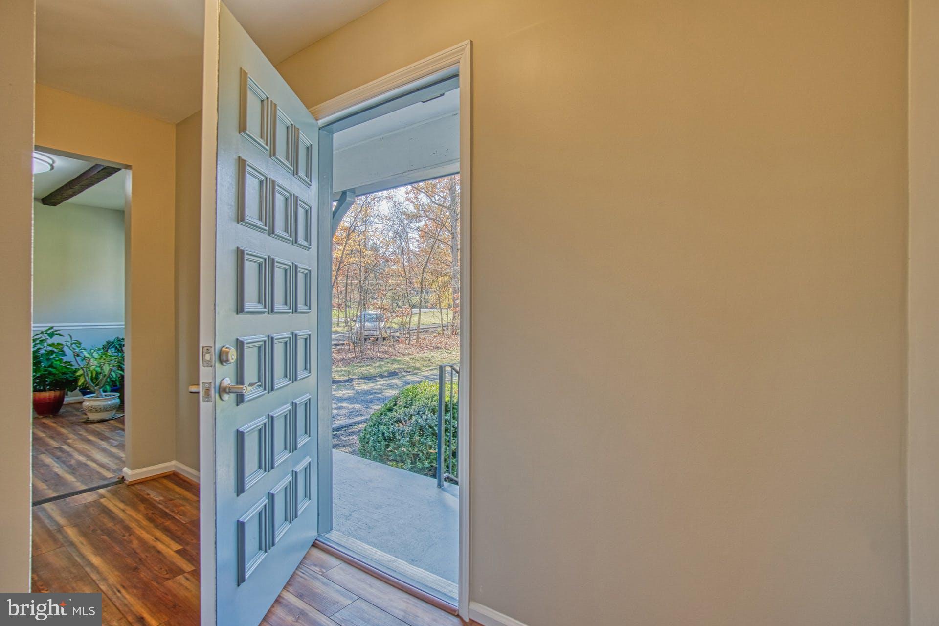 19822 Smith Circle Ashburn, VA 20147 - Photo 7 of 52 Welcome Home!