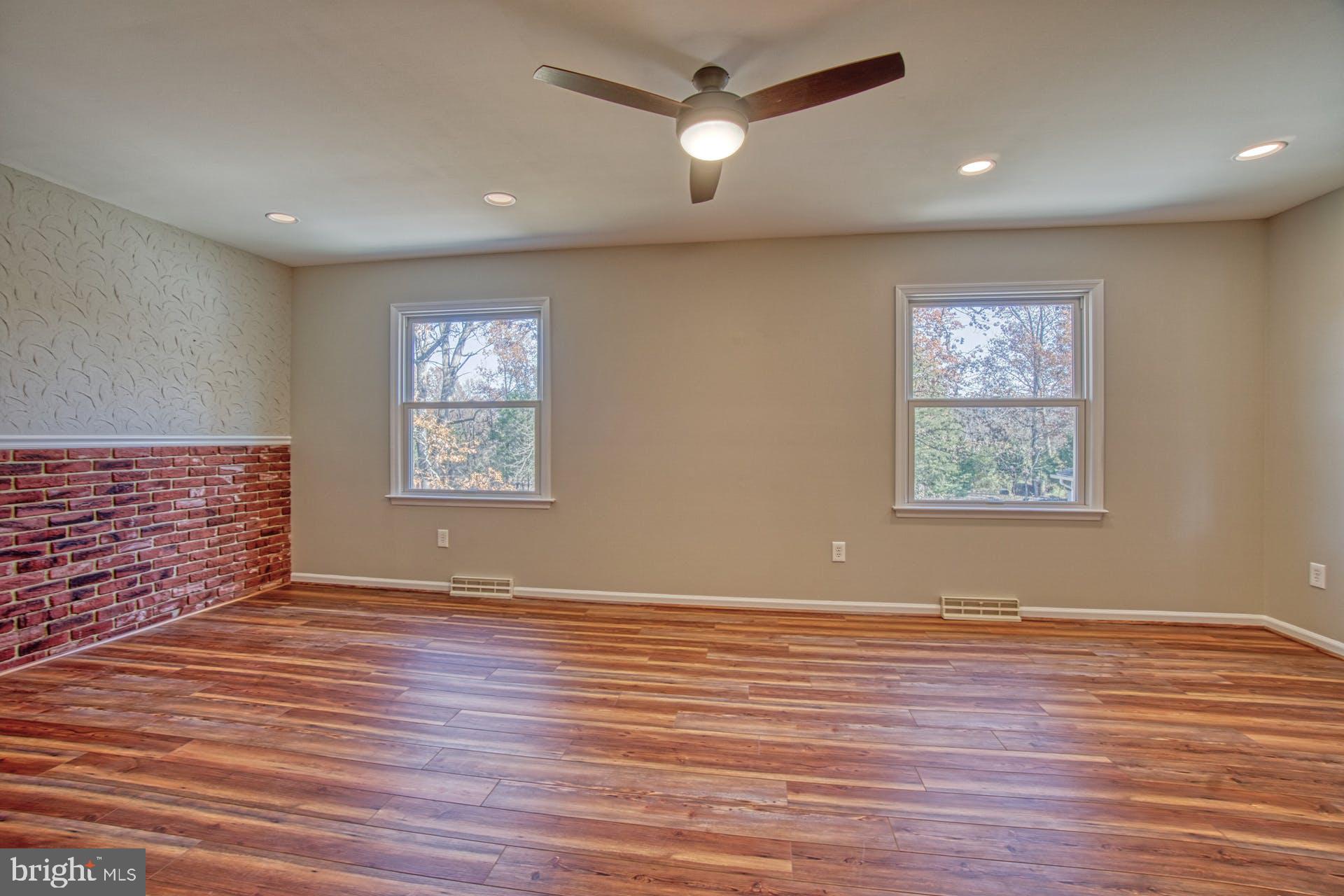 19822 Smith Circle Ashburn, VA 20147 - Photo 8 of 52 Completely renovated 2021