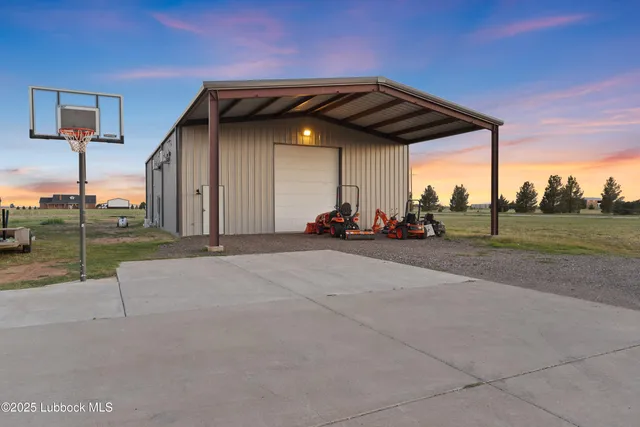 $820,000 | 5125 County Road 7930, Lubbock, TX 79424