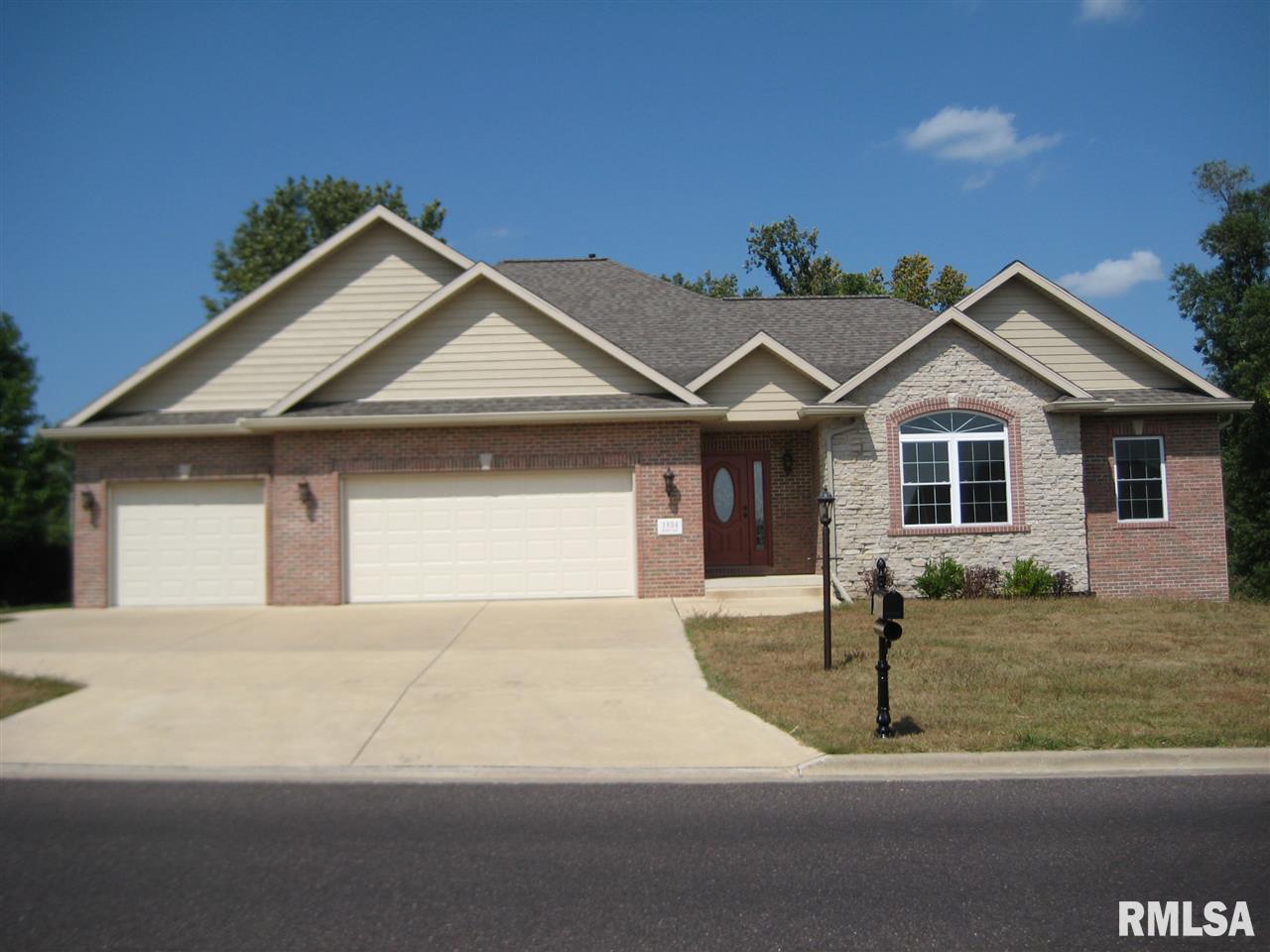 1834 Kern Road Washington, IL 61571 - Photo 1 of 27 Gallery Image 1