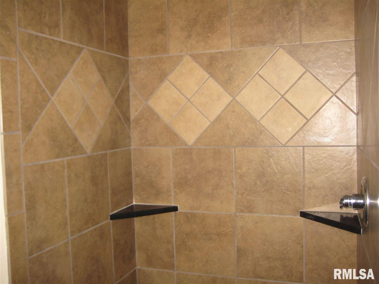 1834 Kern Road Washington, IL 61571 - Photo 17 of 27 Gallery Image 17