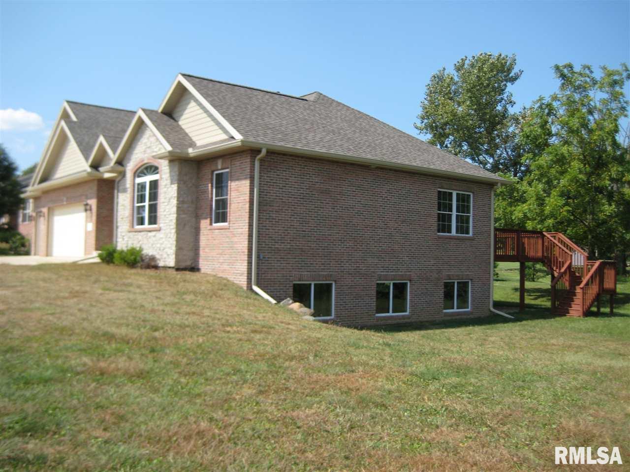 1834 Kern Road Washington, IL 61571 - Photo 2 of 27 Gallery Image 2