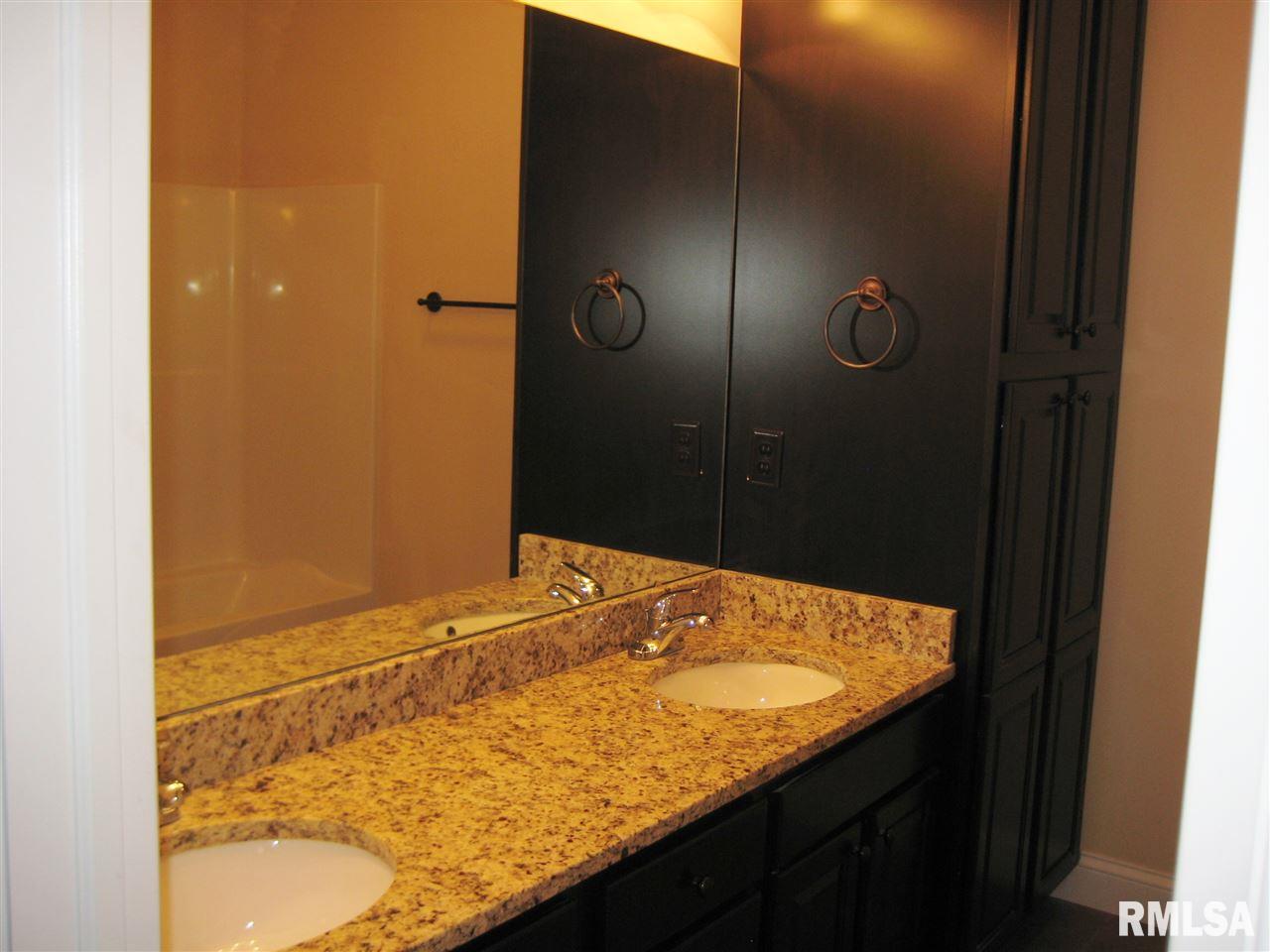 1834 Kern Road Washington, IL 61571 - Photo 21 of 27 Gallery Image 21