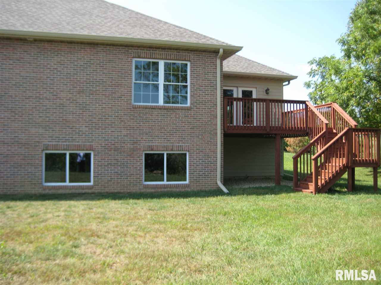 1834 Kern Road Washington, IL 61571 - Photo 3 of 27 Gallery Image 3