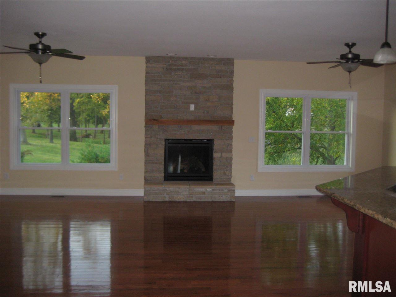 1834 Kern Road Washington, IL 61571 - Photo 6 of 27 Gallery Image 6
