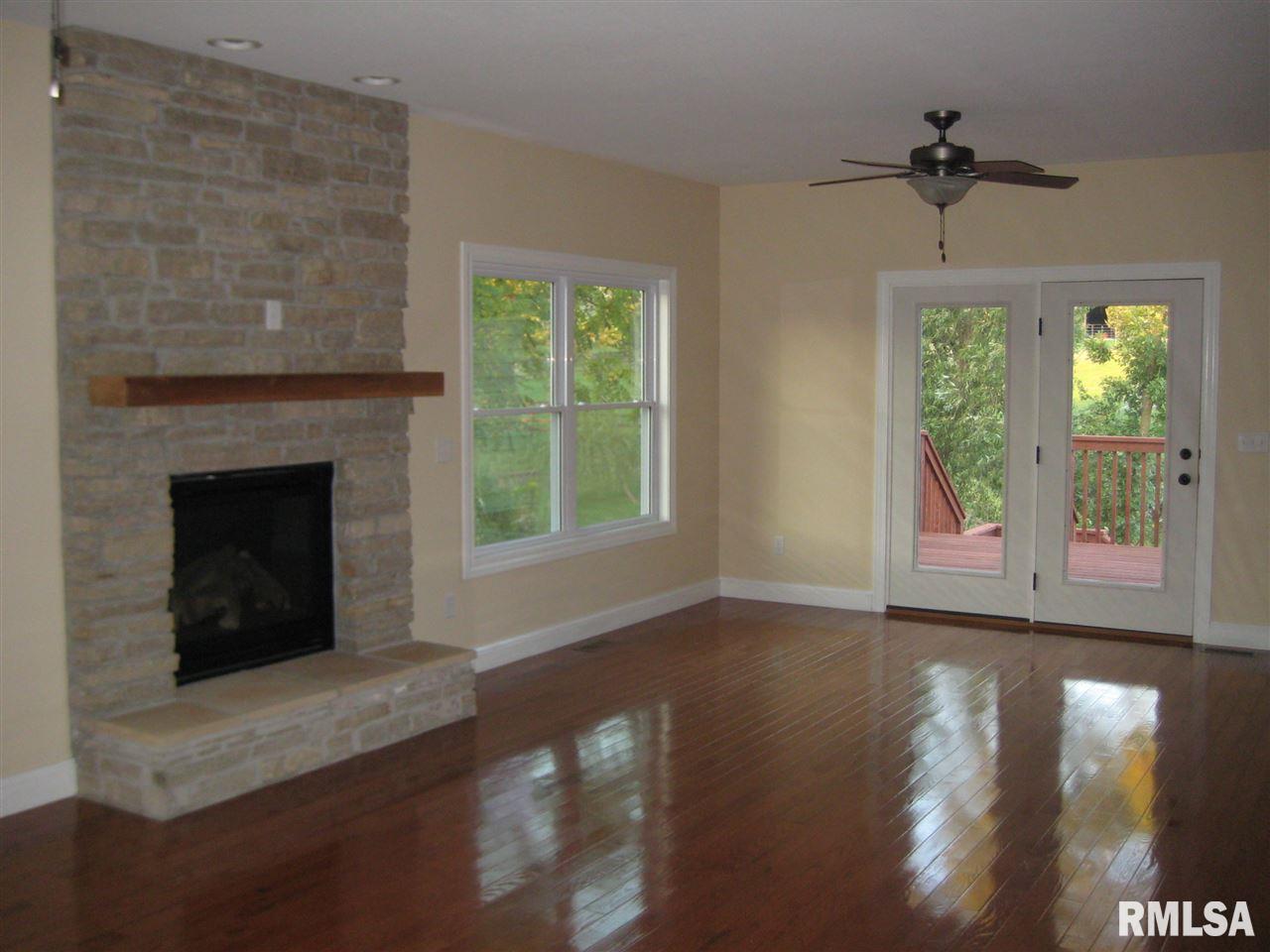 1834 Kern Road Washington, IL 61571 - Photo 8 of 27 Gallery Image 8