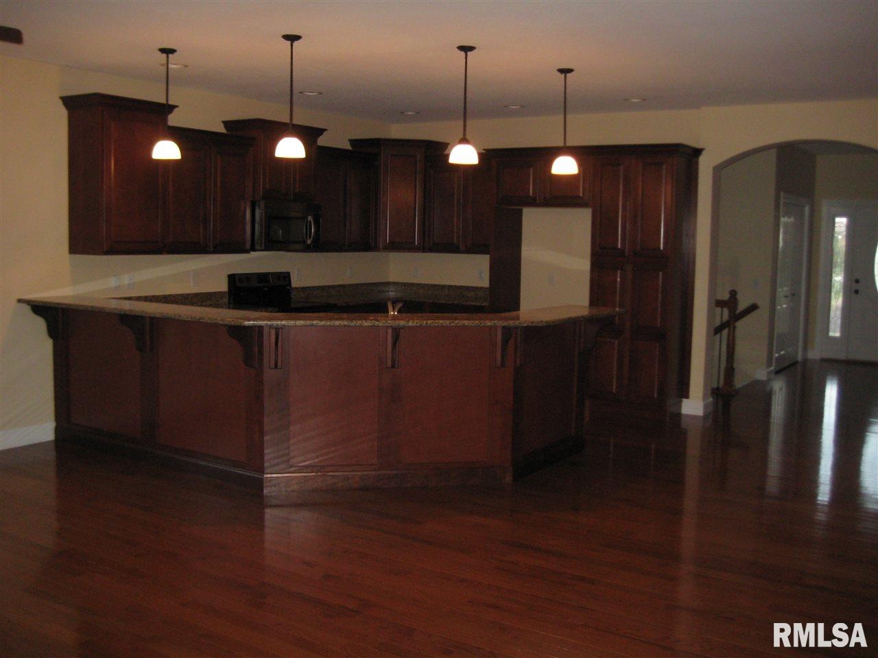 1834 Kern Road Washington, IL 61571 - Photo 9 of 27 Gallery Image 9