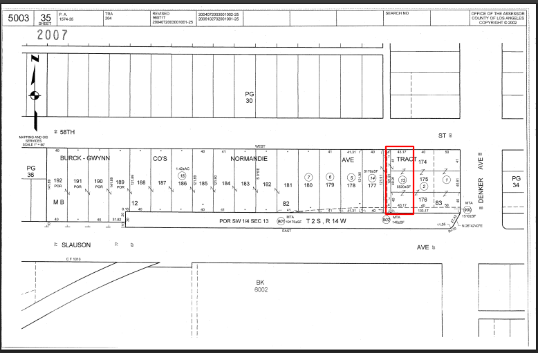 a black and white photo of a microwave
