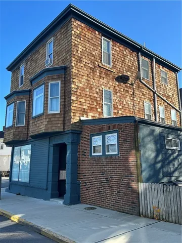 $1,950 | 49 East Bowery Street, Unit 3, Newport, RI 02840