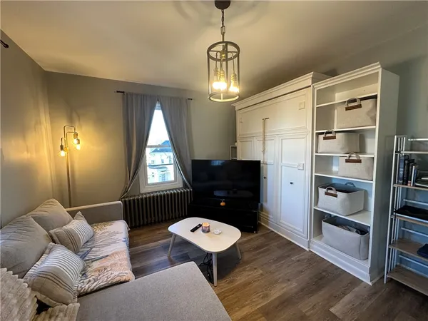 $1,950 | 49 East Bowery Street, Unit 3, Newport, RI 02840