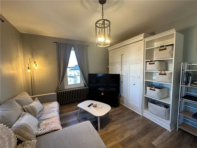 $1,950 | 49 East Bowery Street, Unit 3, Newport, RI 02840