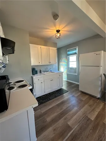 $1,950 | 49 East Bowery Street, Unit 3, Newport, RI 02840