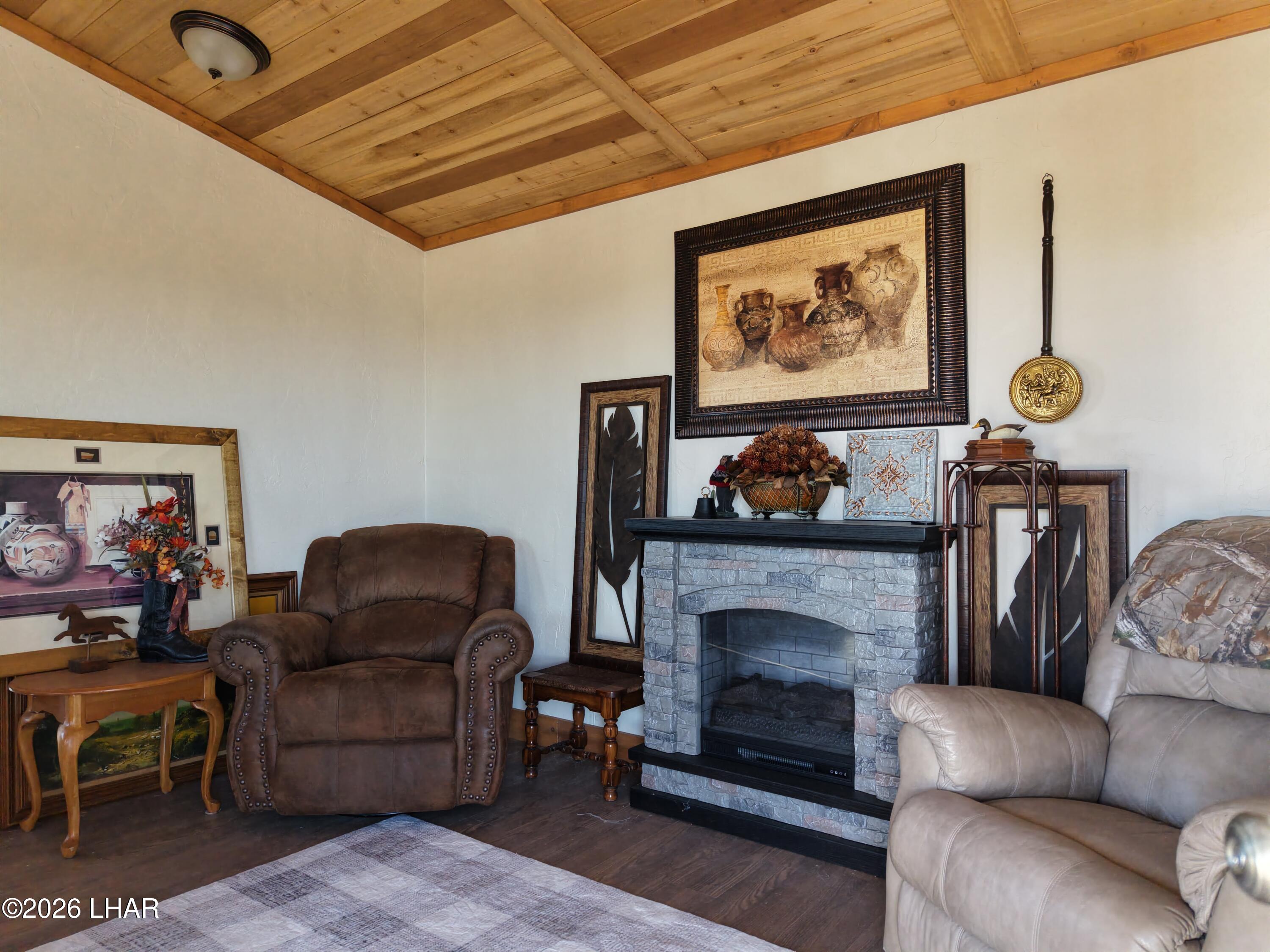127 South Carrow Road Yucca, AZ 86438 - Photo 16 of 39
