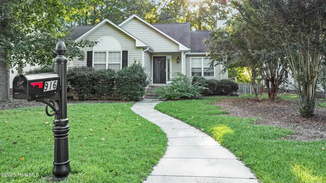 $340,000 | 916 Buckingham Road, New Bern, NC 28562