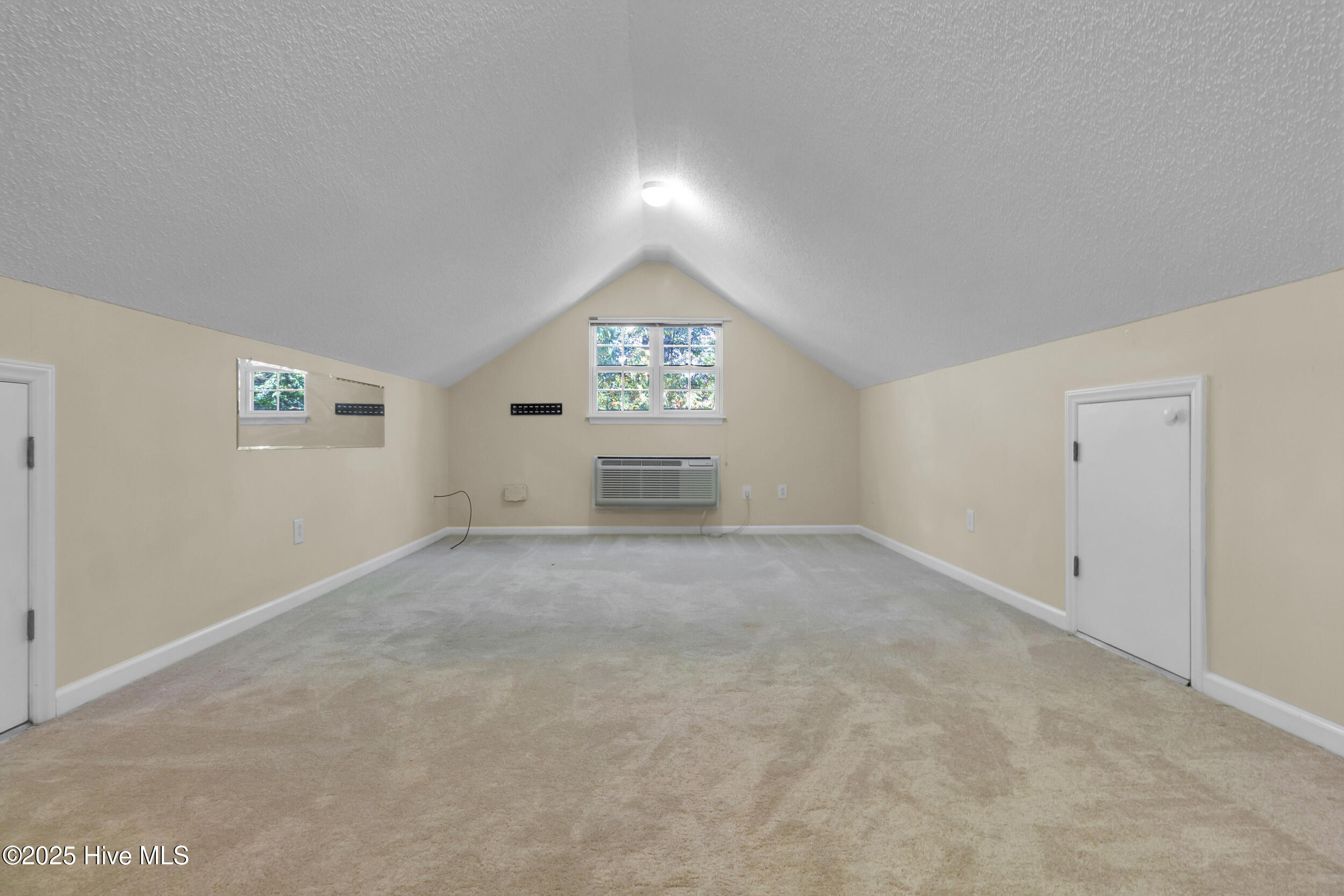 916 Buckingham Road New Bern, NC 28562 - Photo 15 of 35 Finished room over garage