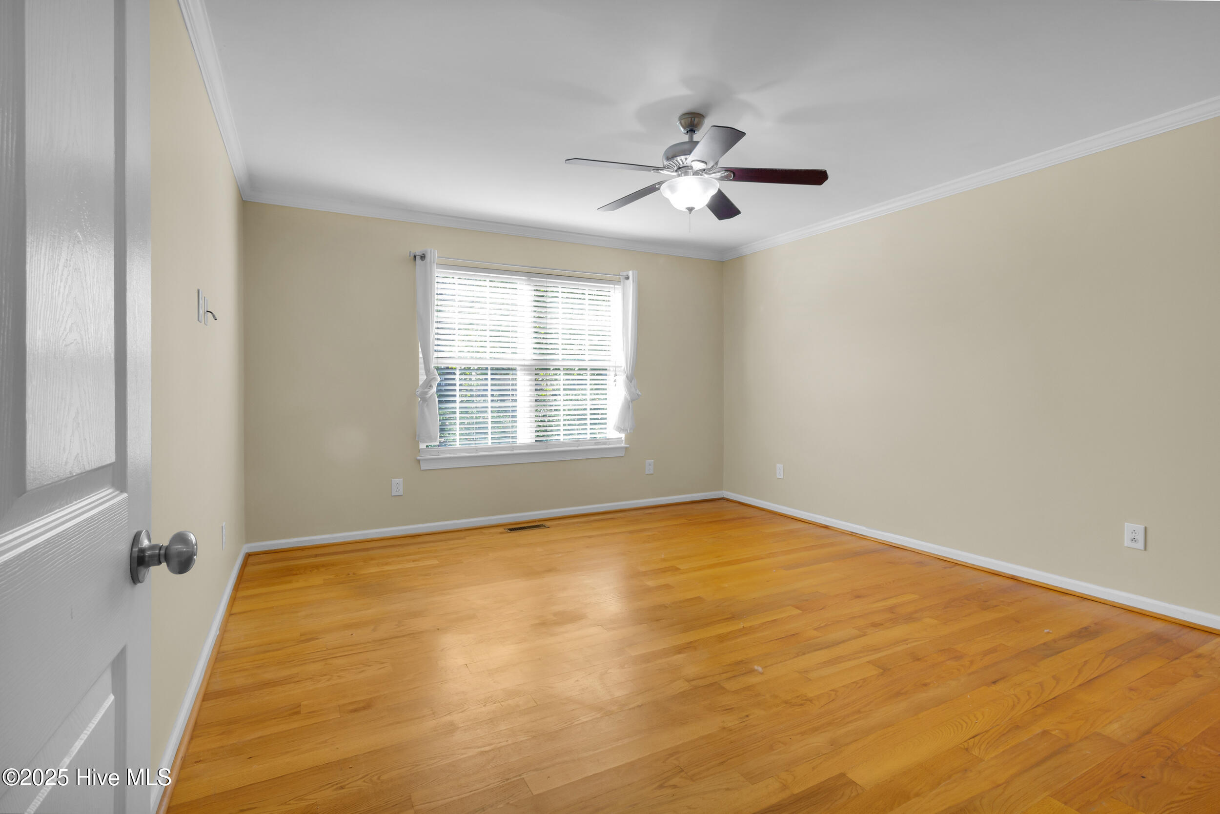 916 Buckingham Road New Bern, NC 28562 - Photo 20 of 35 Master bedroom