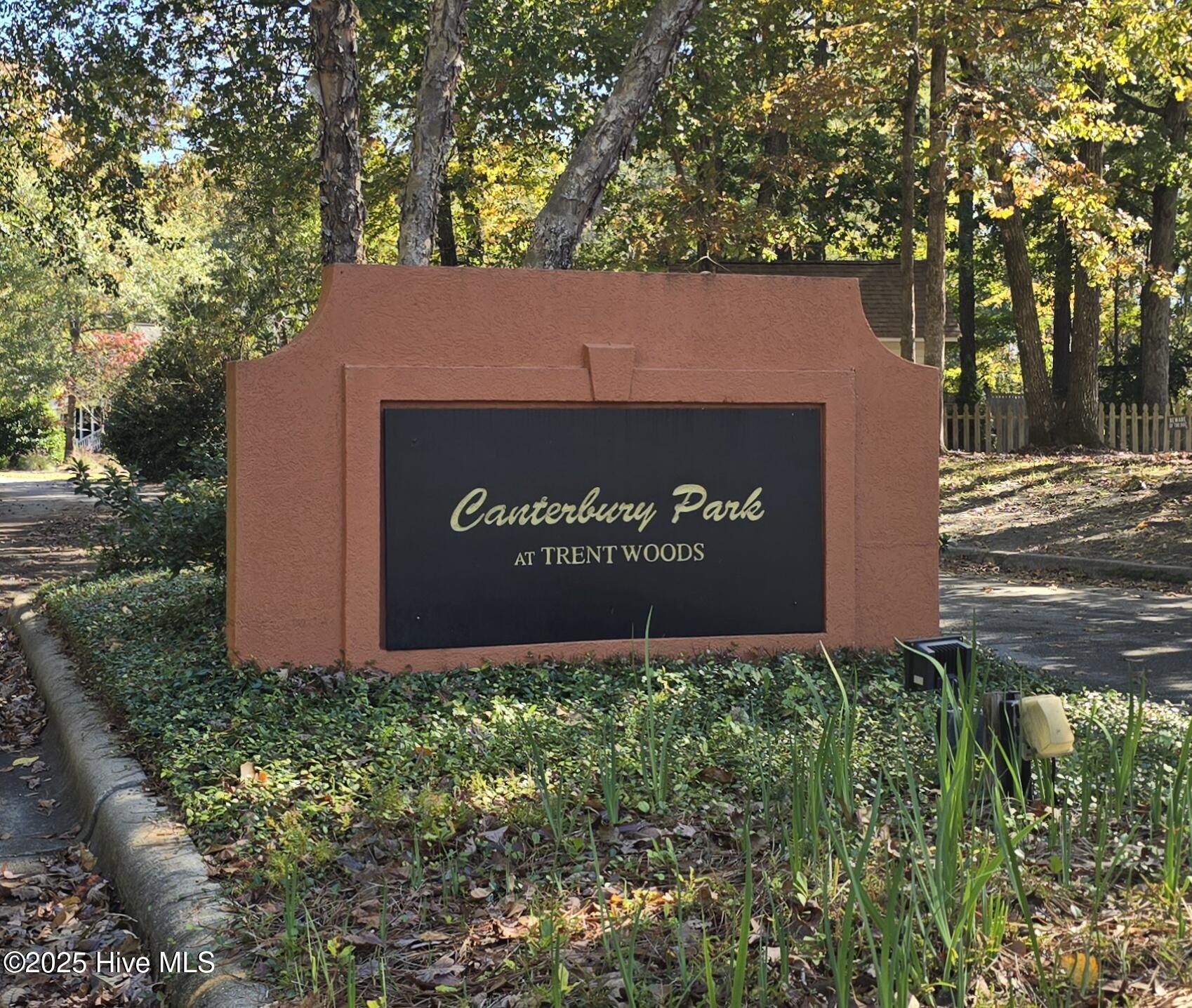 916 Buckingham Road New Bern, NC 28562 - Photo 2 of 35 20251104_114744