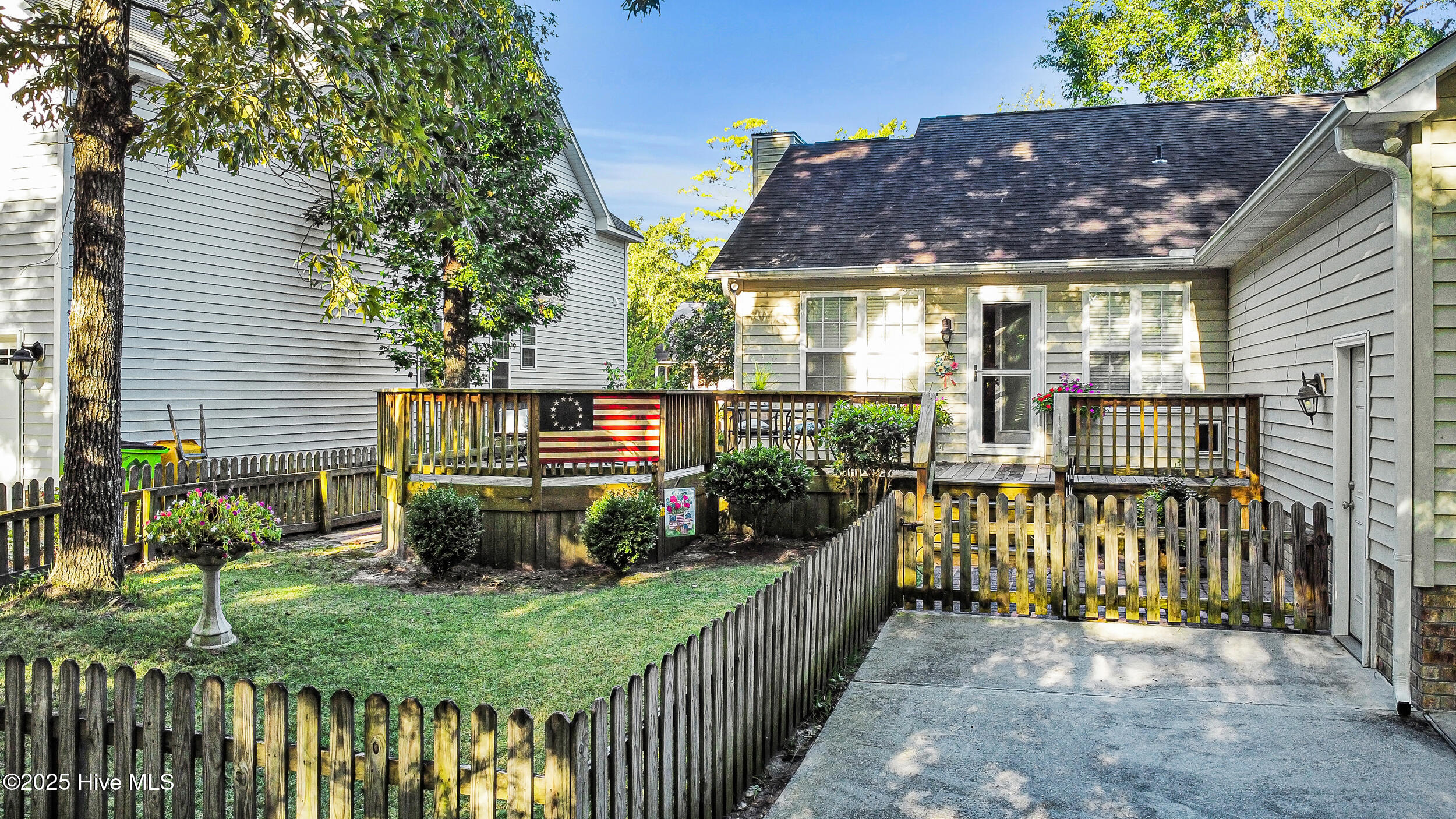 916 Buckingham Road New Bern, NC 28562 - Photo 27 of 35 Back yard view