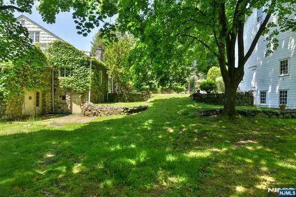 $1,275,000 | 584 West Saddle River Road, Upper Saddle River, NJ 07458